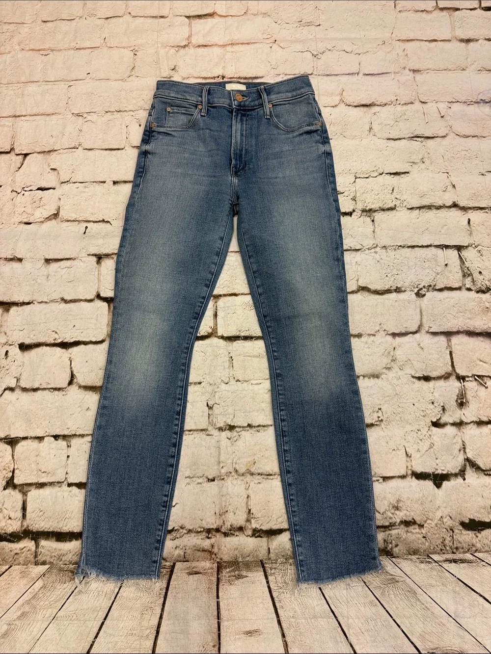MOTHER The Stunner Zip Ankle Step Fray Jeans in Camp Expert Size 24